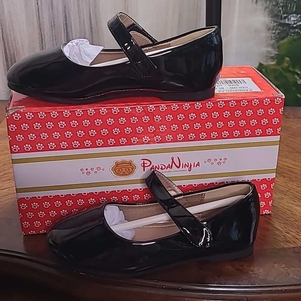 New in box! Pandaninjia Susie size 13 black patent flat fancy dress shoes